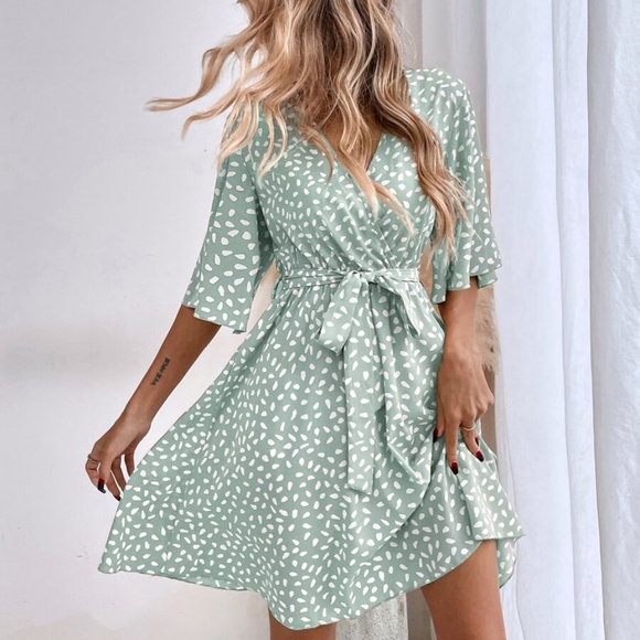 Boho Mint Green Leopard Print Butterfly Sleeve Mini Dress - Picture 3 of 11